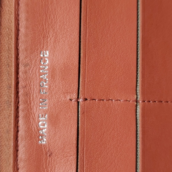 CHANEL shiny patent/quilted leather wallet - Picture 10 of 10